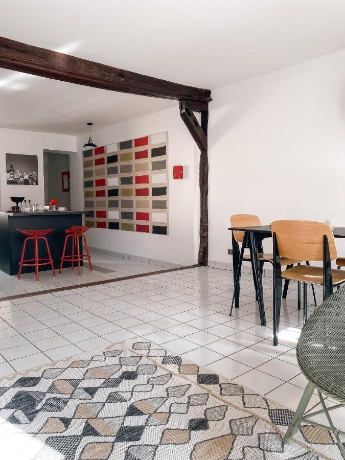 Au Nom De La Rose, Beau 3 Pieces En Centre-Ville Provins Exterior photo